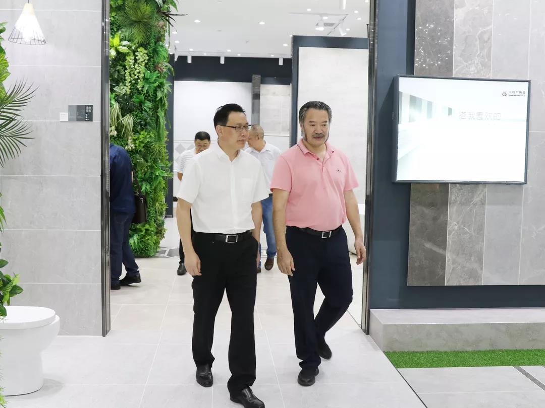 頭條丨衡陽政府考察團再度走進將軍企業(yè)，共商發(fā)展未來！
(圖2)