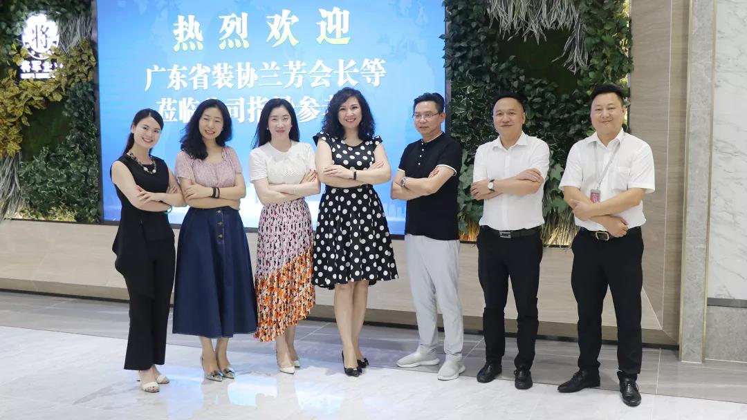 快訊丨河南瀚海大觀地產戰略集采考察團蒞臨大將軍陶瓷參觀交流
(圖11)